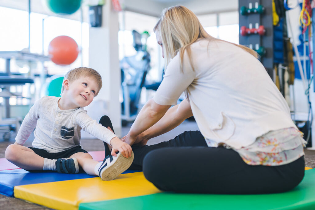 What Role Does a Child Physiotherapist Play in Treating Developmental Delays? 2 developmental delay treatment in Dubai